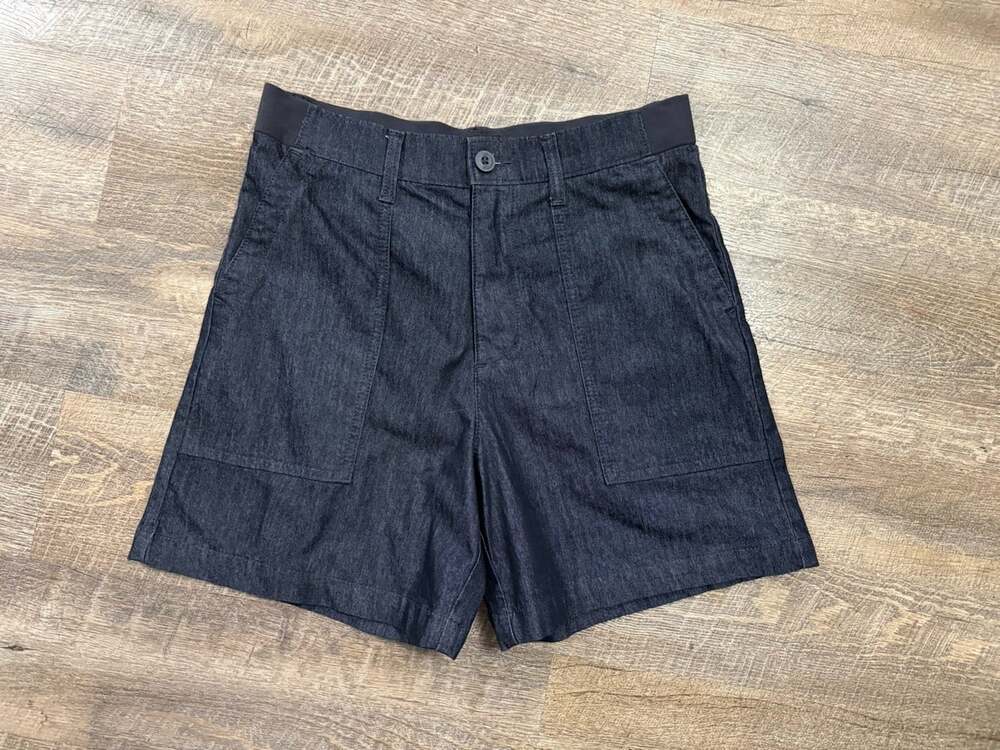 LEE Women's Mid-Rise Bermuda Shorts Blue Stretch Pockets Elastic Waist Size 22M